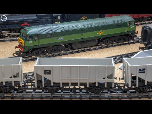 Hornby Railways R.328 Class 47 “Mammoth” & R.214 Hopper Wagons