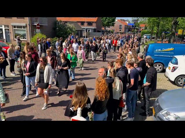 Uitvaart Esmee Bakema Alblasserdam na dodelijk scooterongeval