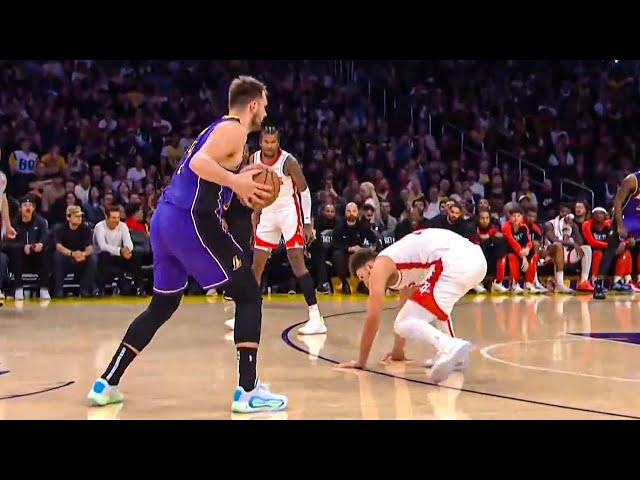 Luka Doncic Drops Alperen Sengun with a NASTY Ankle Breaker  