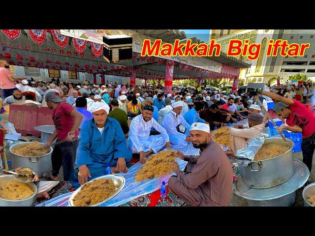 Big Roadside IFTAR in Makkah  HuGE Roadside Iftar in Makkah Mutton Pulao