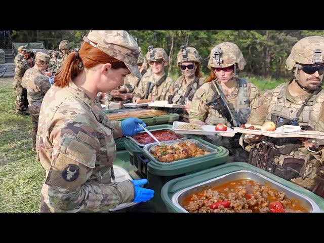 US Military Cooks Feeding 1000s of Soldiers During Crazy Rush Hour in Forest