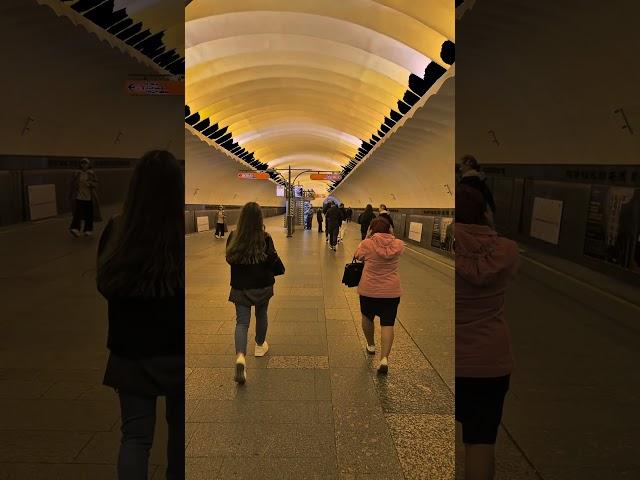 «Проспект Большевиков» — станция Петербургского метрополитена на Лахтинско-Правобережной линии.