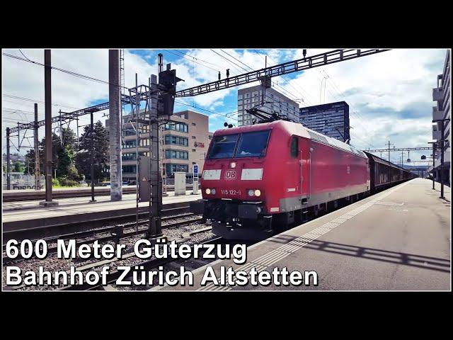 Sehr langer Güterzug beim Bahnhof Zürich Altstetten