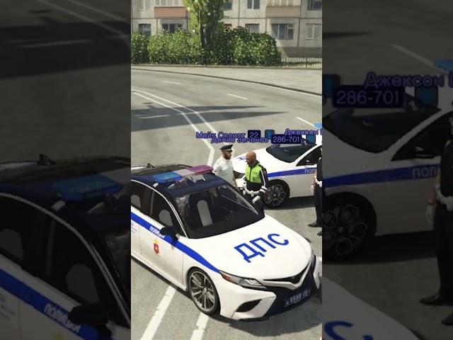 ДПС УСТРОИЛИ ПОГОНЮ за ДЕВУШКОЙ НА МИНИ ГЕЛИКЕ в ГТА 5 РП