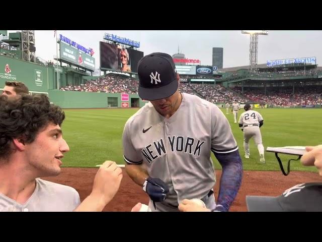Yankees Giancarlo Stanton Signing Autographs HD