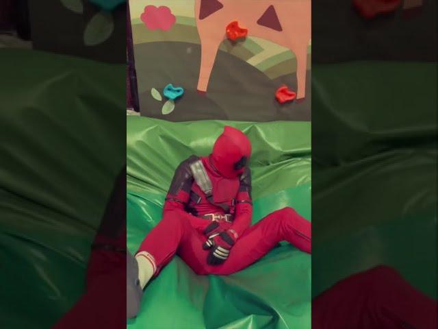 German Spidey & Gwen VS. Mr. Pool clips