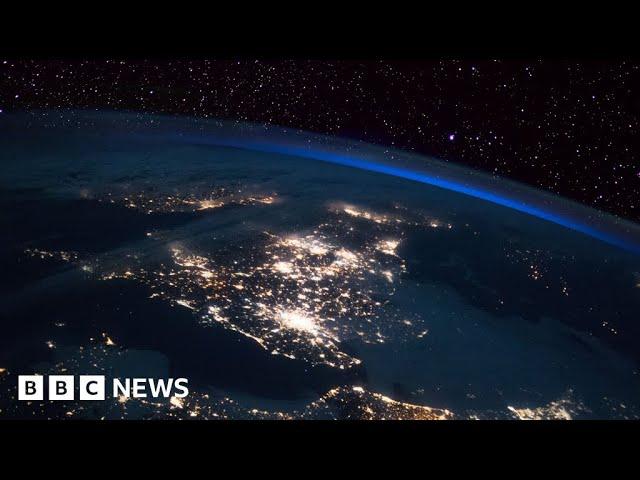 Huge loss of stars visible in night sky due to light pollution say scientists - BBC News