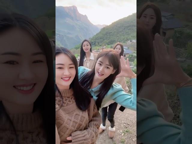 云南的姑娘美不美Are the girls in Yunnan beautiful?