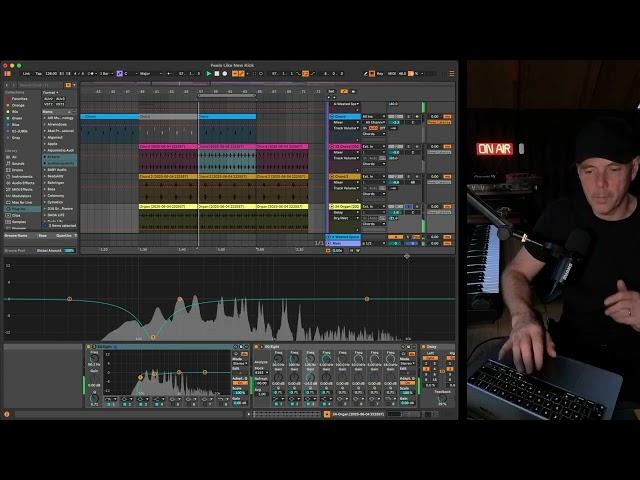 Bassline heavy Garage House track in Ableton Live - Feels Like (BW)