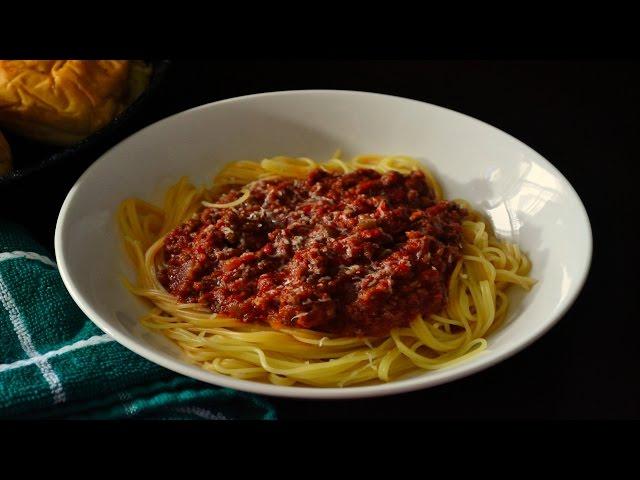 How to make Homemade Meat Sauce+Stuffed Garlic Rolls