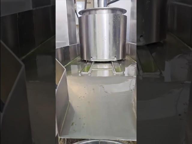 Máy xay lá dứa 5kg/mẻ - Máy ép lá dứa 5kg/mẻ - Máy ép thủy lực 5kg/mẻ