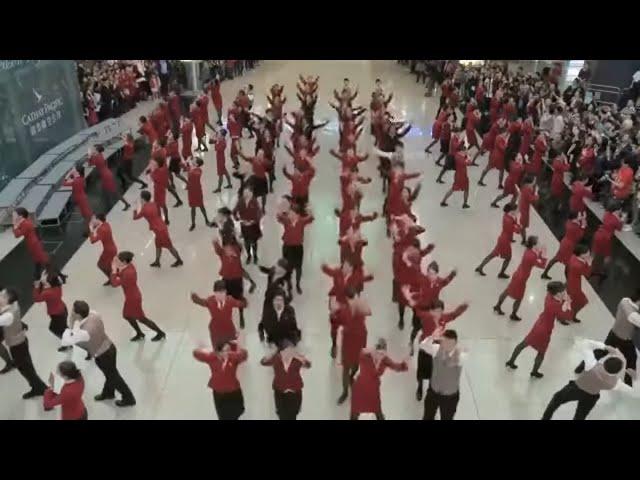 Flash Mob - Cathay Pacific (CX) Christmas Flash Mob Dance 