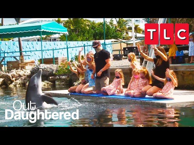 Beach Vacation with the Busbys | OutDaughtered | TLC