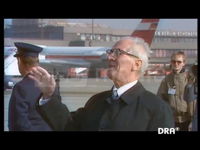 Erich Honecker at Schönefeld Airport, 1989