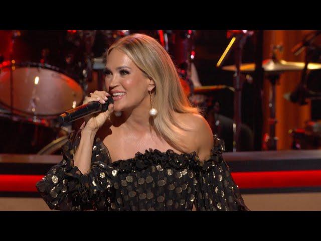 Carrie Underwood – Out Of That Truck (Live From The Opry)