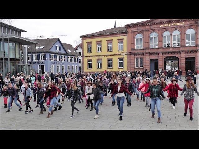 "Footloose" Flashmob in Lahr 2018 • DanceFit Tanz- & FitnessStudio Lahr