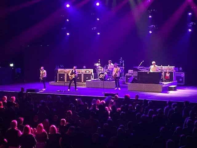 Status Quo - Whatever You Want & Rockin All Over The World Live At Swansea Arena