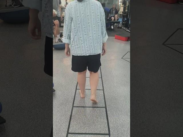 무릎관절 전방십자인대 재건술후 2주차에 실시하는 보행평가