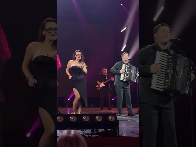 Казки більше не ті: «Давня казка» влаштували шоу для дорослих з піснею «Мілфа»