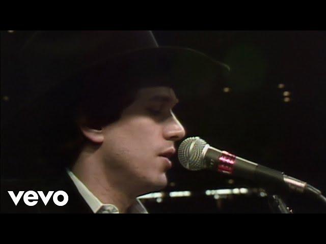 George Strait - Amarillo By Morning (Official Music Video)