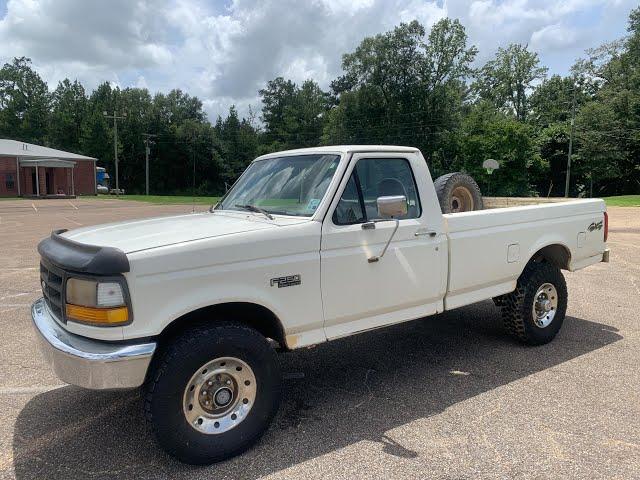 1997 Ford F250 2 Door Regular Cab 4x4 Pickup Truck (267,921 Miles)