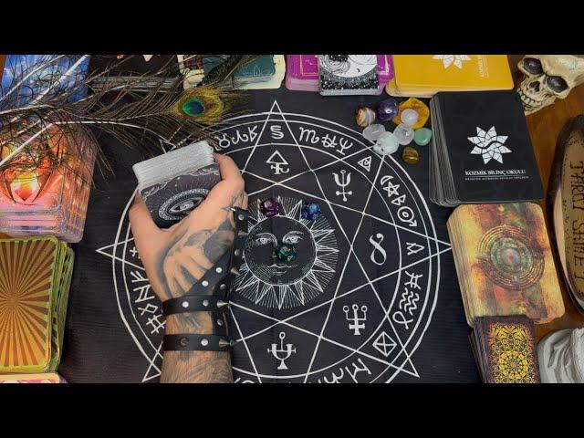 Aklınızdaki kişinin güncel ve net enerjisi kapsamlı Tarot açılımı