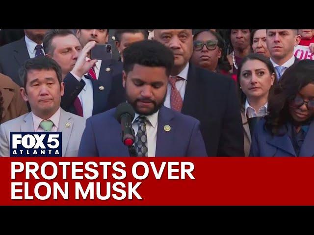 Democrats protest Elon Musk, lack of oversight | FOX 5 News