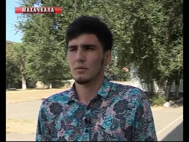 «Дагестанский патимейкер» снял аварию собственного авто, не выпуская из рук гаджета