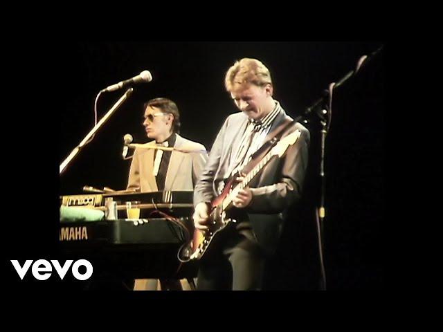 Squeeze - Pulling Mussels (From The Shell) (Live At The Regal Theatre, Hitchin / 1982)