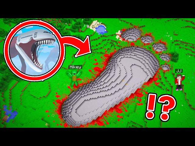 MAIZEN : JJ and Mikey Found Infected Sky Footprints Story - Minecraft Animation JJ & Mikey