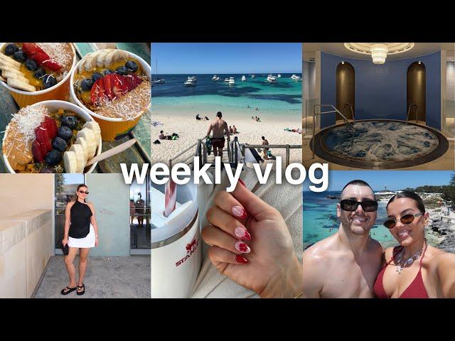 weekly vlog  last week of work, wrapping presents + perth for xmas 