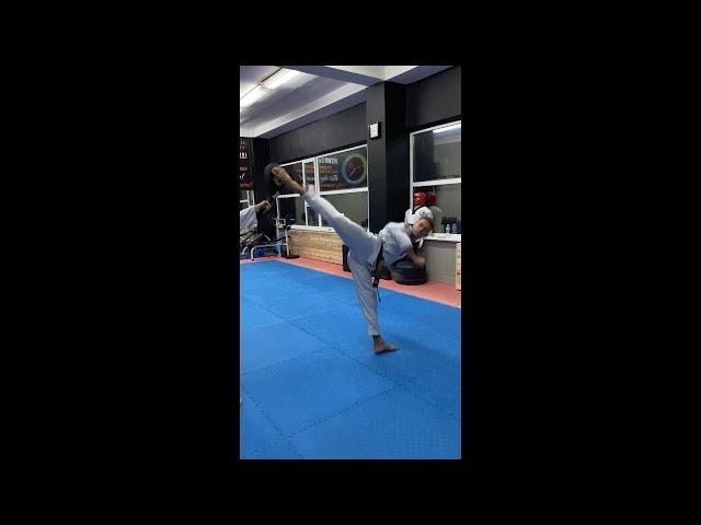 TAEKWONDO/360 HOOK KICK/TUTORIAL