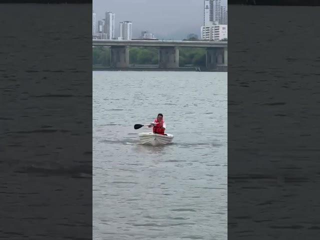 한강에서 보트 타기 경험/ 선장님 배려 감사합니다.