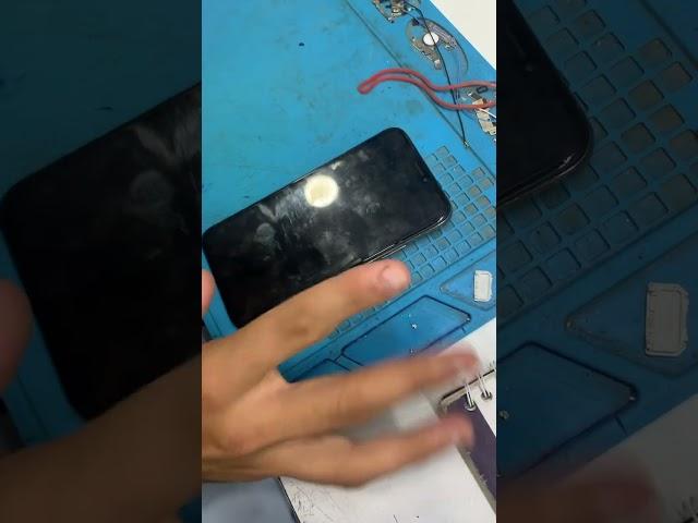 iphone X screen belinking #iphonerepairing #applefix #motivation #beats #remix #dnb #foryou