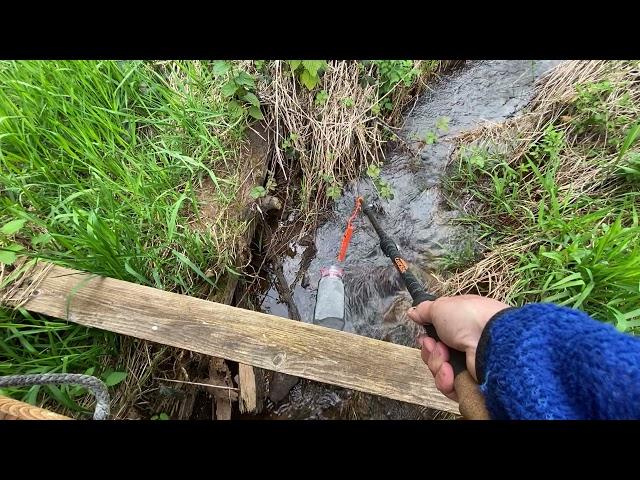 Gathering hard-to-reach water with a CNOC Vecto bag