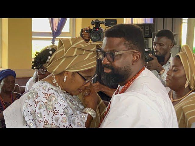 MOJI AFOLAYAN IN TEARS AT KUNLE & AREMU AFOLAYAN LATE MOM BURIAL CEREMONY