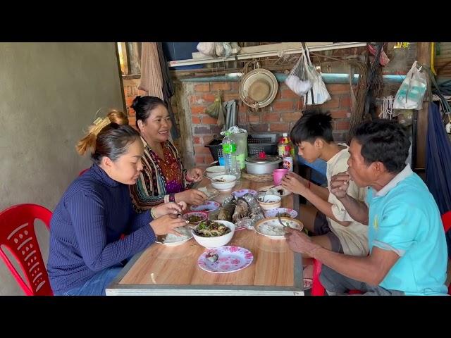 Grilled fish and fermented crabs