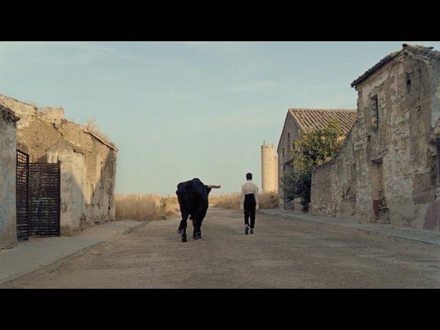 Christine and the Queens - La marcheuse (Clip officiel)