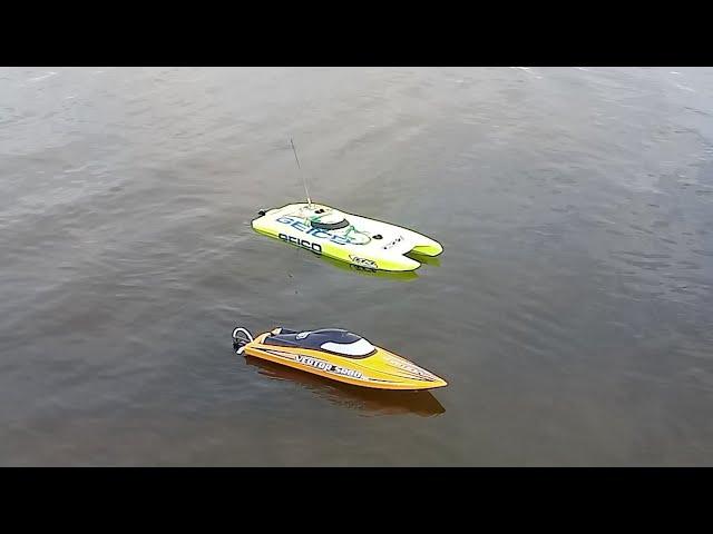 RC Boats Bashing Geico and Volantex SR80 Pro with @PassionHobbyRC