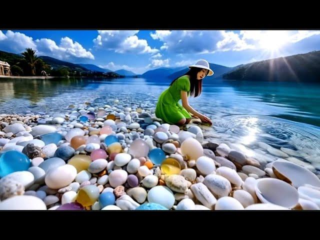 Mysterious beach. Colorful shellfish, lots of crystal balls, pearl oysters