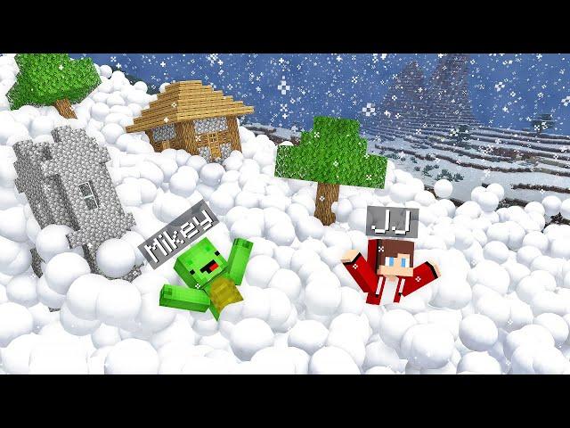 Mikey and JJ Survive The Avalanche in Minecraft (Maizen)