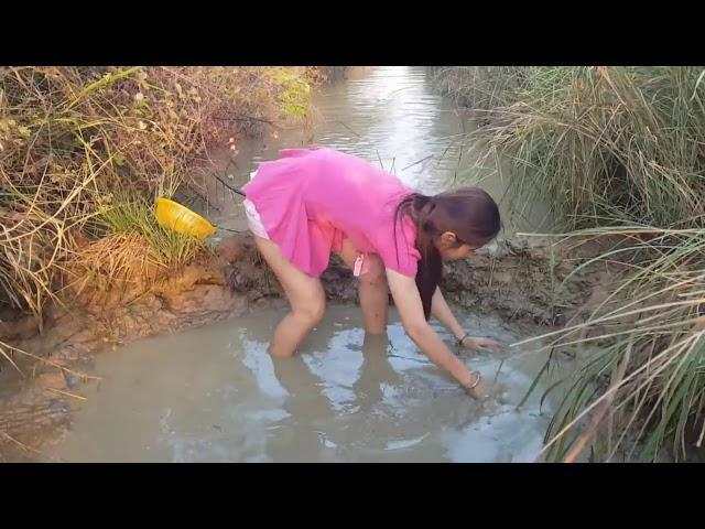 SEXY CAMBODIAN GIRLS!! CATCH FISH BY HAND #3