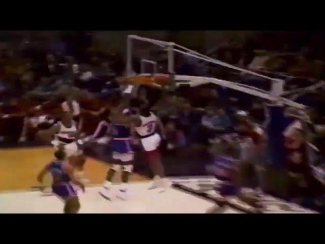 Mark Bryant Starts the Game Off With Back-to-Back Dunks (1989)