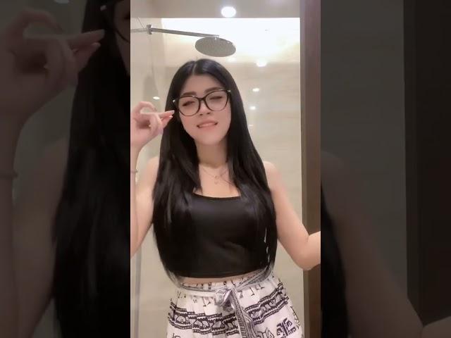 Tiktok Hot Pemersatu Bangsa id:bbyamells Bikin Gagal Fokus || Goyang Hot Tiktok