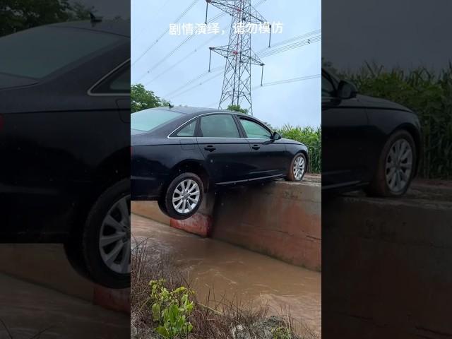 What should a novice female driver do when she is stuck in a narrow road with a manual transmission