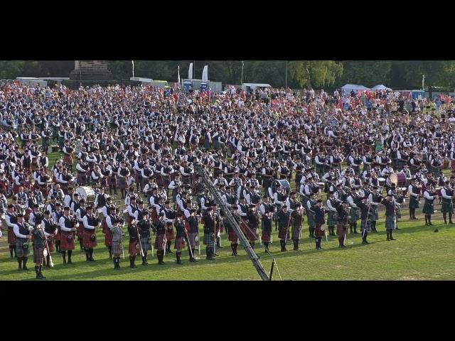 A thousand pipers salute the Chieftain - 2022