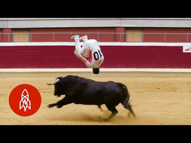 The Jaw-Dropping Art of Bull-Leaping