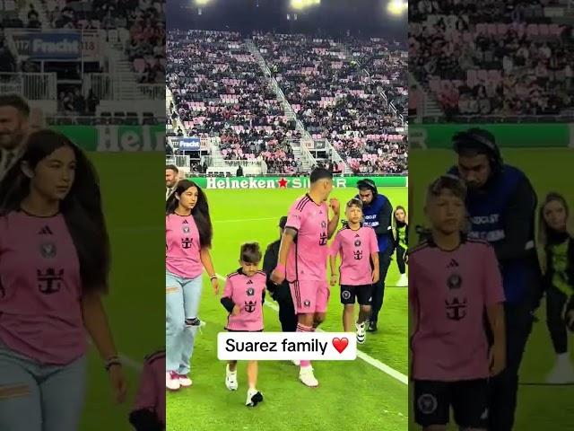 Luis Suarez introduced to Miami with his family ️