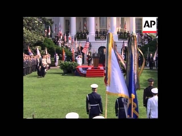 Bush welcomes Koizumi at White House