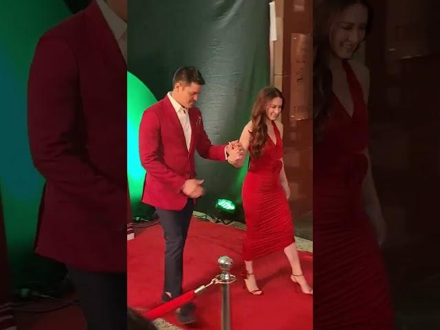 DongYan are a gorgeous couple in red!